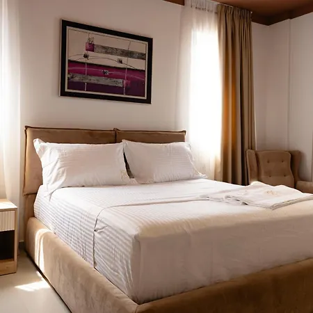 Kronos Village Lodge *