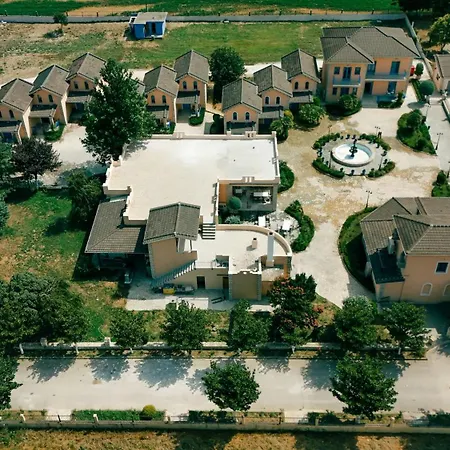 Kronos Village Lodge