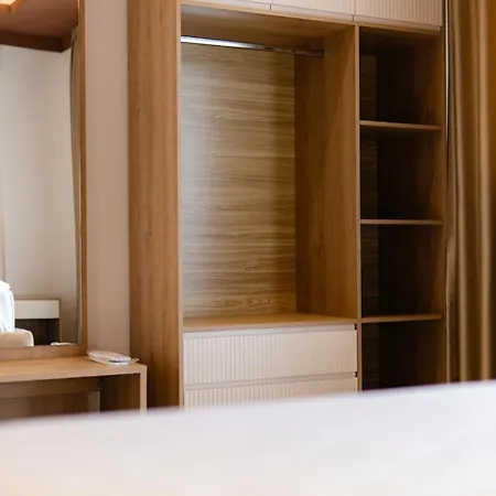 Kronos Village * Gjirokaster