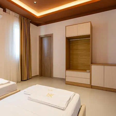 Kronos Village Lodge