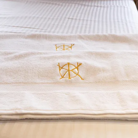 Kronos Village Lodge *