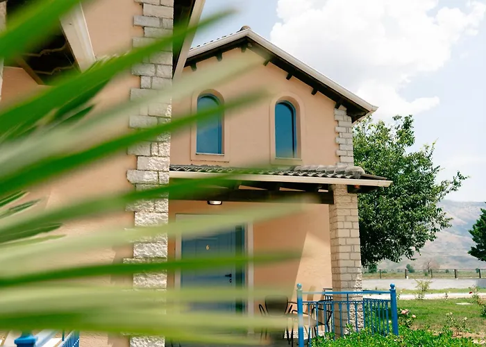 Kronos Village 山林小屋