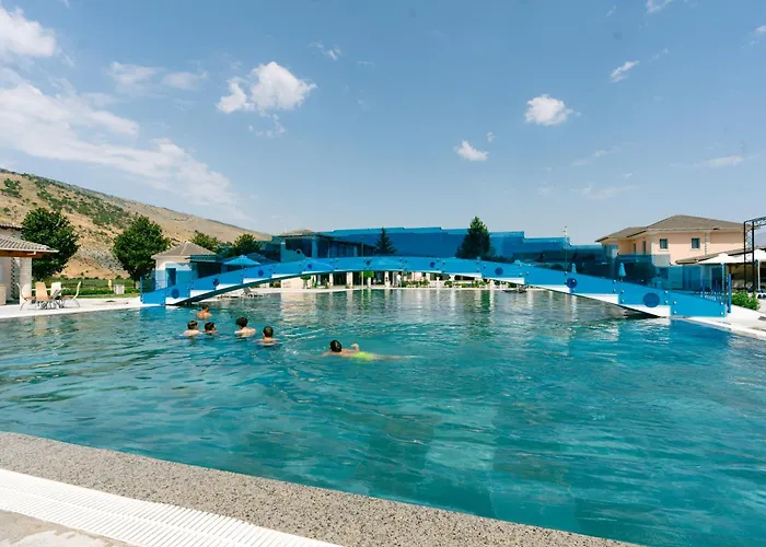 Kronos Village 山林小屋