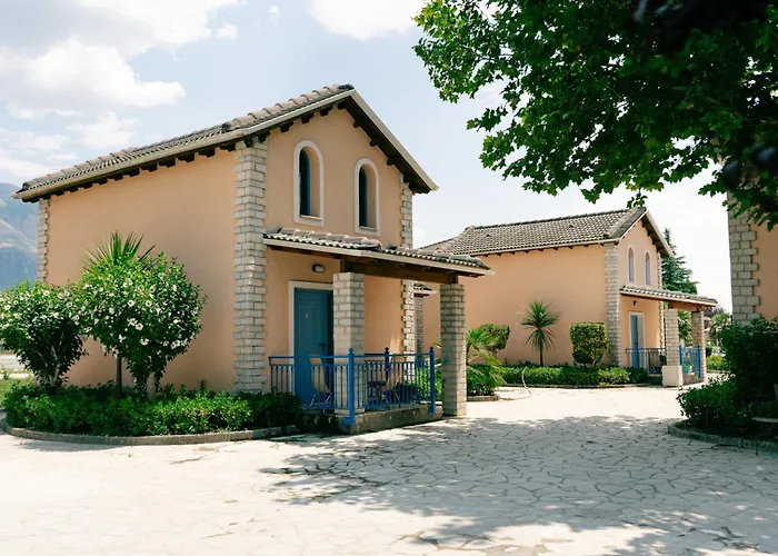 Kronos Village 山林小屋 Gjirokastër